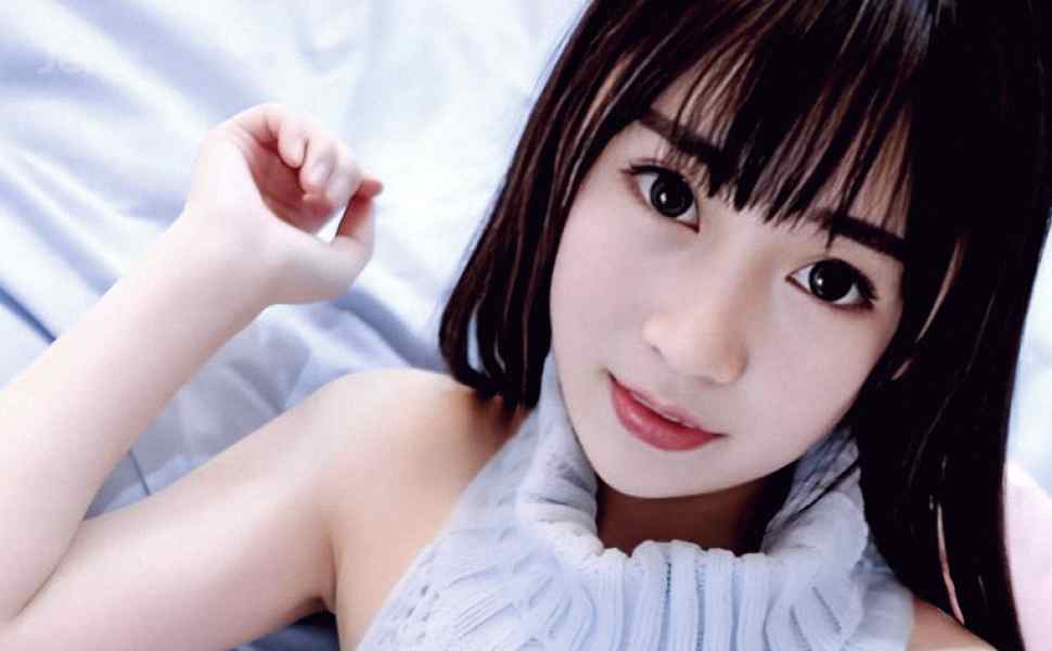 甜妹人设崩了？网红小小绘私密视频疯传，舔嘴角名场面成最大讽刺，粉丝直呼滤镜碎一地